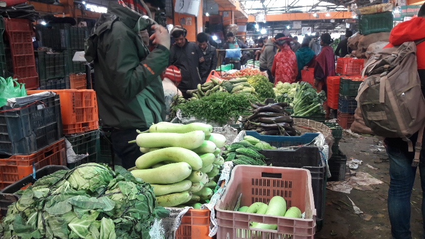 जनजीवनलाइ दृष्टिगत गर्दै तरकारी बाजार खोल्न दिने स्थानीय प्रसाशनको निर्णय ।