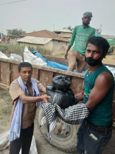 सर्लाहीमा वडा कार्यालयद्वारा राहत वितरण