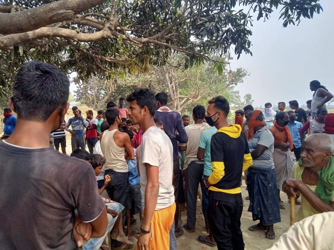गाउपालिकाले रकम छुट्या अनुसार राहत नबाडेको भन्दै स्थानीय आक्रोशित; स्थानीयद्वारा राहत बहिष्कार  ।