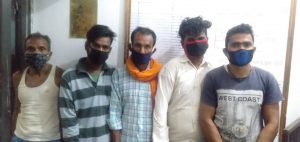 पर्सागढी नगरपालिकामा वडा: ६ को राहत वडा:५ मा लुट्ने पाँच जना पक्राउ ।