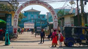 बीरगंजमा कोरोना पुष्टि भएका दुई ब्यक्तिलाइ नारायणी अस्पतालमा भरना गर्यो