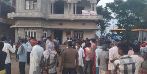 राहत बितरणको बिषयमा बिबाद हुदा पर्साको जीराभवानी गाउपालिकामा झडप:एक संचारकर्मीसहित ८ जाना घाइते ।