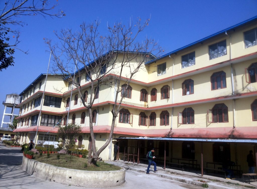 कक्षा ११ र १२ को परीक्षा स्थगित ।