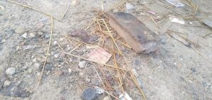 महोत्तरीमा अज्ञात व्यक्तिले पैसा फालेकाेमा स्थानिय वासी  शंसकित, प्रहरीद्वारा खाेजविन जारी