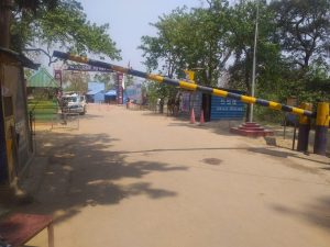 कैलालीको गौरीफंटा नाकाबाट उद्धार गरिएका नागरिक विभिन्न तीस जिल्लाका