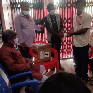 साेनमा गाउँपालिकामा ३२ जना स्वास्थ्यकर्मी लाइ मोबाइल बितरन गरियो
