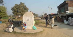 दशगजामा भारतले बनायाे पक्की सडक र घर