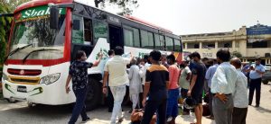 लकडाउनको कारण लामो समय सम्म बीरगंजमा फसेका १९८ भारतीय नागरिकलाइ स्वदेश फर्काइयो
