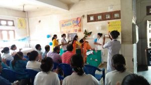अन्तर्राष्ट्रिय नर्सिङ दिवस टीकापुरका नर्सहरुले बिरामीलाई सहयोग गर्दै भव्यताका साथ मनाए