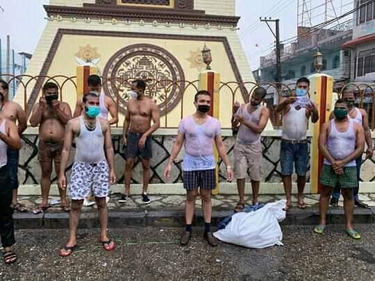 कर तीरनु पर्ने सरकारको निर्णयबिरुद्ध बीरगंजमा नीरबस्त्र प्रदर्शन:हामी संग भएको सम्पति कपडा नै हो लैजा सरकार