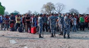 पश्चिमी सीमा नाका हुँदै एक हजार भारतीय नागरिक घरतर्फ लागे