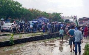अरनिको राजमार्गको भेलले बगाएका चालक अझै बेपत्ता