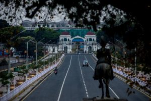 सरकारी कार्यालयका आआफ्नै कार्यतालिका कर्मचारी आए, सेवाग्राही न्यून