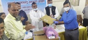 बीरगंज महानगरले खरिद गरेको पीसीआर मेशिन नारायणी अस्पताललाई हस्तान्तरण