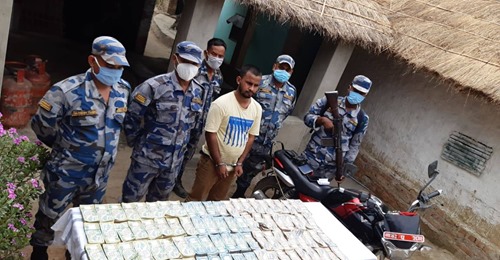 हुन्डी कारोबारमा संलगन रहेको असंकामा २२ लाख रुपैयासहित पर्साको बहुदरमाई निवासी साह भिस्वामा पक्राउ: