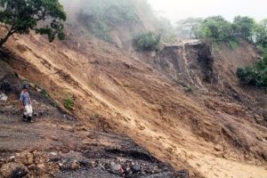 पर्वतमा पहिरोले पुरिएर तीनको मृत्यु, ६ जना बेपत्ता