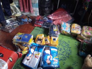 सम्सी बाट भारी मात्रामा कपडा सहित पाच ओटा गाई बरामद