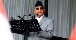 कर्मचारीलाई प्रधानमन्त्री ओलीको प्रश्न : तीव्र विकासको बाहक बन्न कुन तत्वले अवरोध खडा गर्‍यो ?