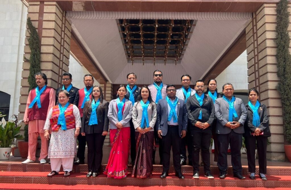 रास्वपाले अपनायो विरोधको फरक शैली