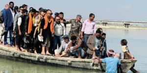 मन्त्री घिसिङले गरे कमला नदीमा निर्माणाधीन पुलको स्थलगत अनुगमन