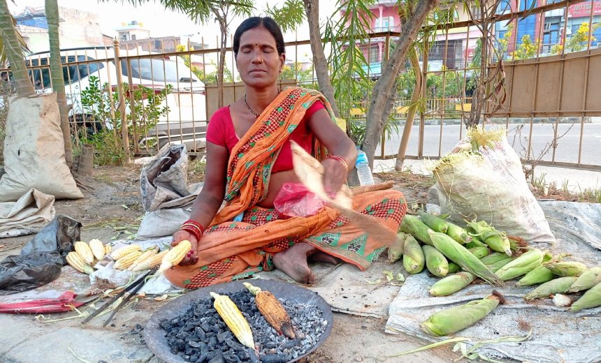 गुजाराको आधार सडकपेटी