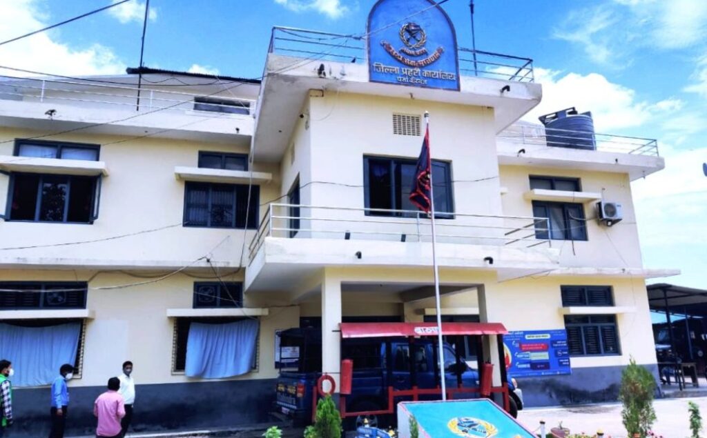 आधिकारिकताबिनाका  सामान खरिद नगर्न प्रहरीको आग्रह