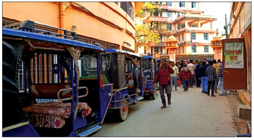 जनकपुरधाम उपमहानगरको विरोधमा उत्रे ई—रिक्सा चालक