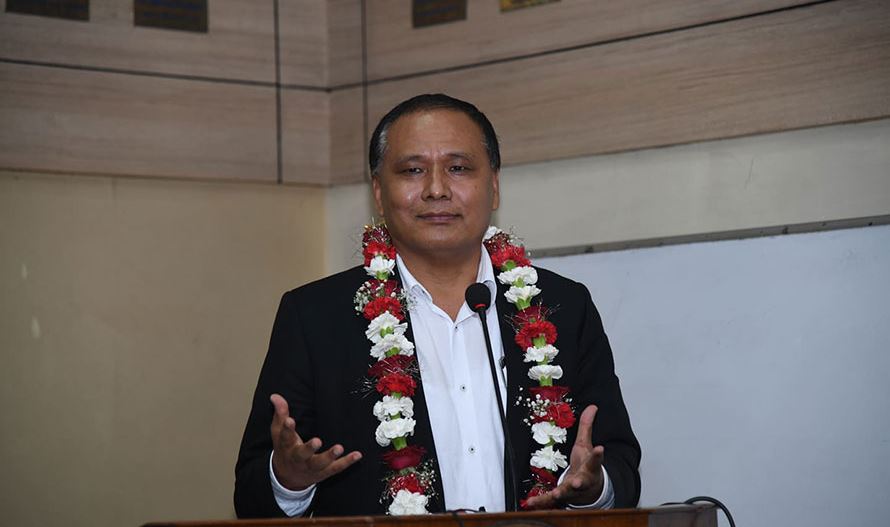 ठेक्का तोडेर भए पनि मटिअर्वा–मानमत सडक निर्माण गरिने : भौतिक पूर्वाधार तथा यातायातमन्त्री घिसिङ