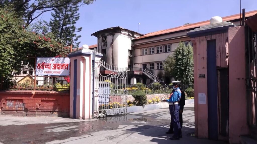 प्रतिनिधिसभा विघटनविरुद्ध कांग्रेसको रिटमा कारण देखाऊ आदेश जारी