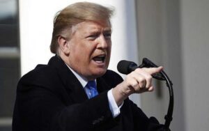 थप ५ देशका नागरिकलाई प्रतिबन्ध लगाउने अमेरिकी राष्ट्रपति ट्रम्पको निर्णय